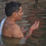 a boat on the ganges 3